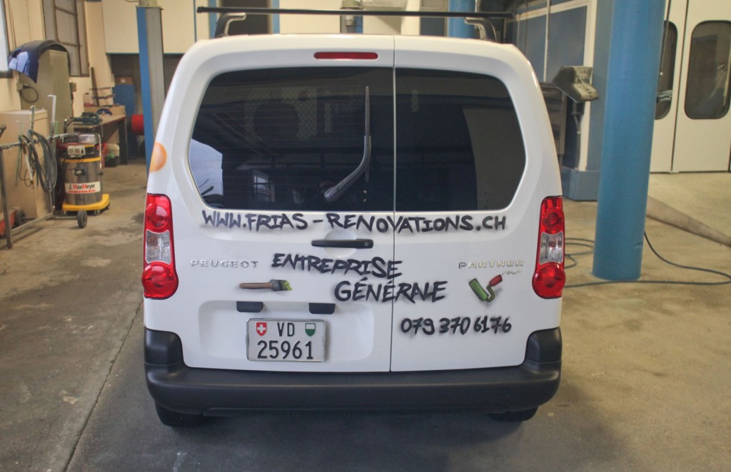 Renovation Frias peinture camionette utilitaire face arrière