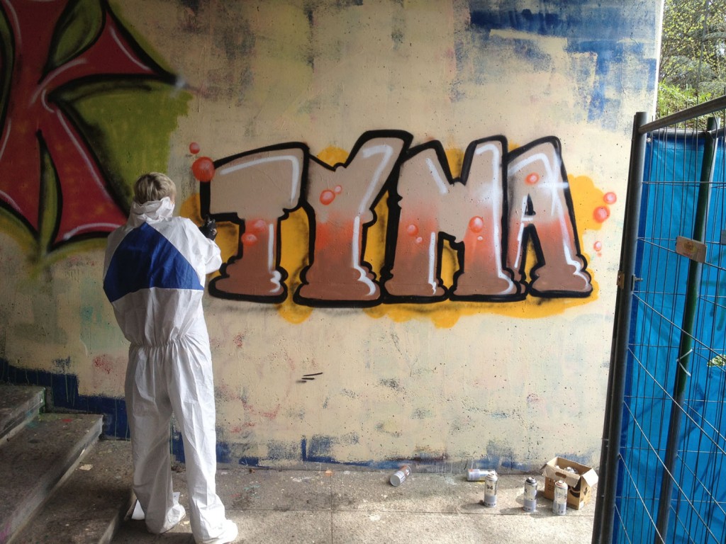 Graff Adulte Lausanne - Graffeuse Tyna 2