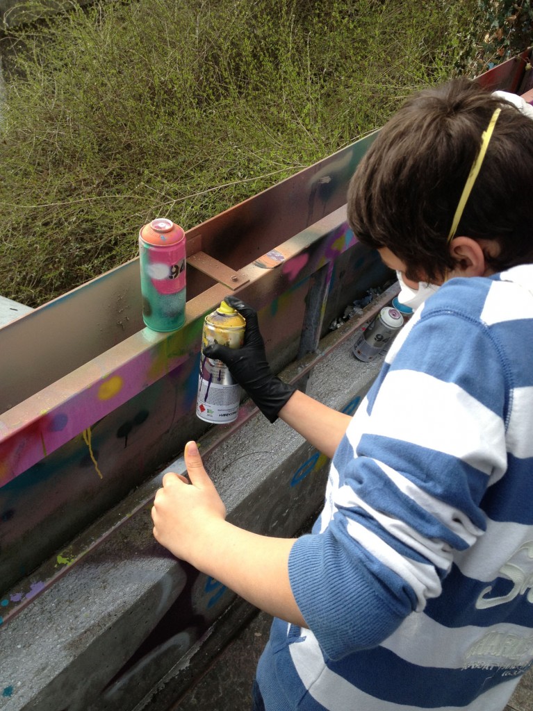 Graffiti Enfant Lausanne - Graffeur bombe