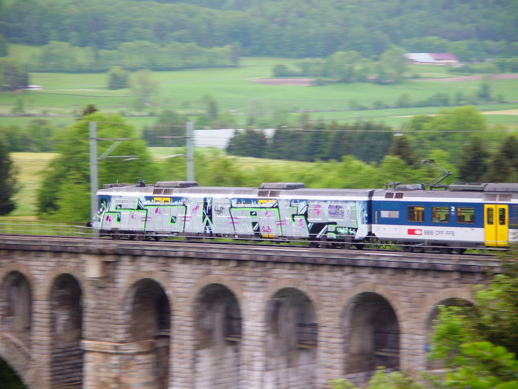 Graffiti-Suisse-Train-entier-Whole-Car