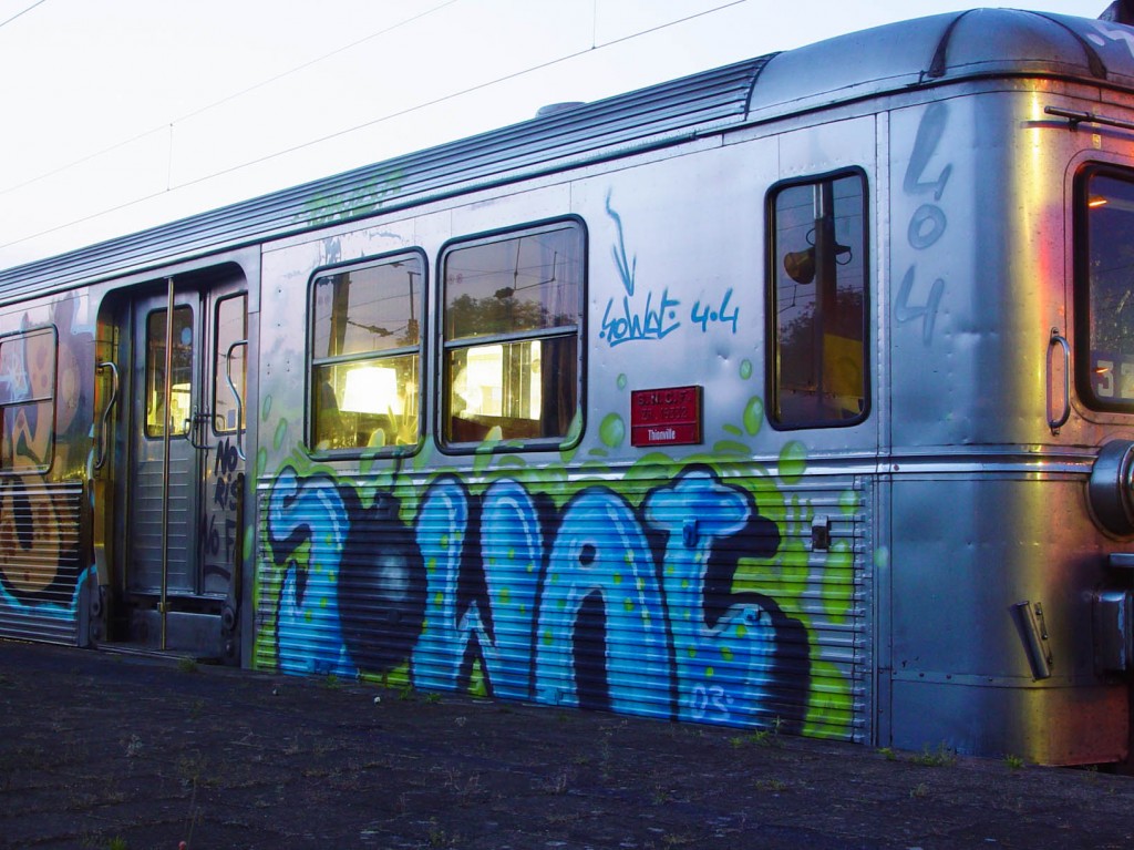 Graffiti-Train-Sowat-Bomb