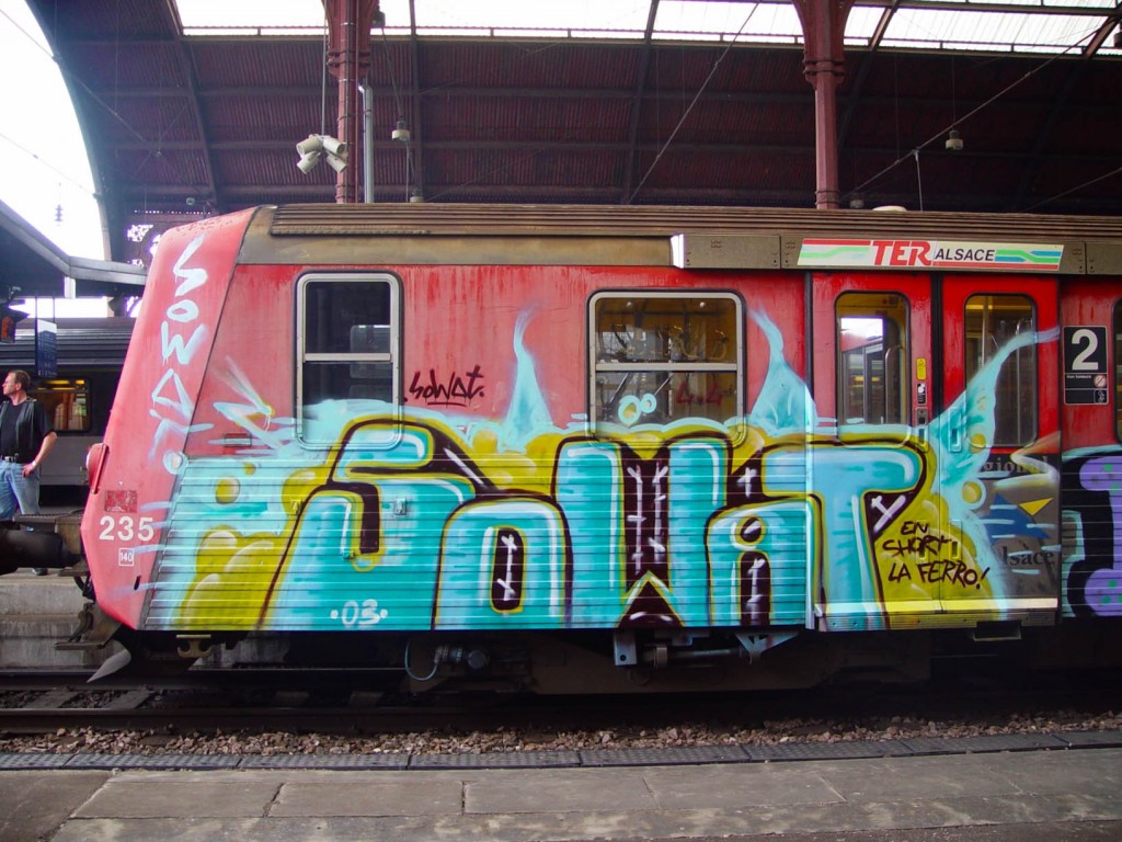 Graffiti-Train-Sowat-RRR-Rouge