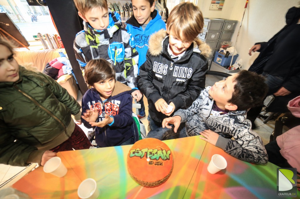 Esteban-Anniversaire-gateau-Graffiti-4