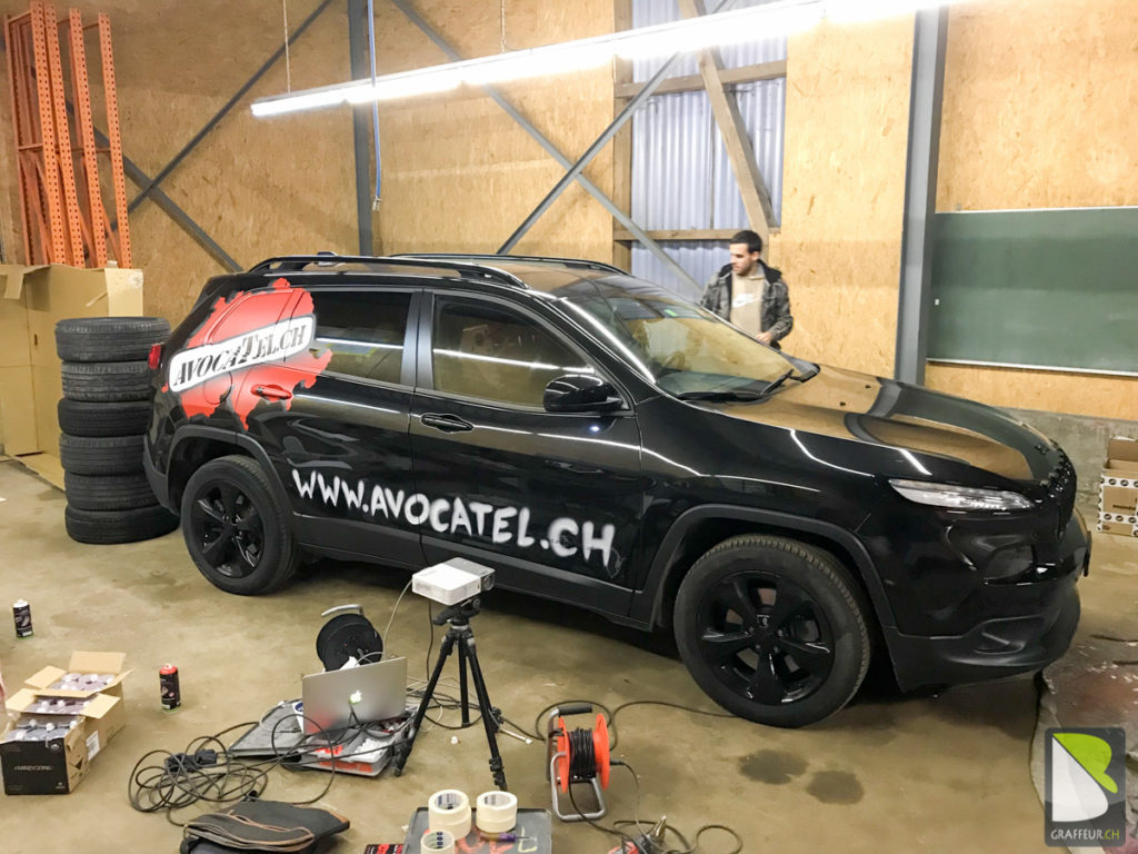 Avocatel-Voiture-graffiti-Fribourg-Jeep-saggyang