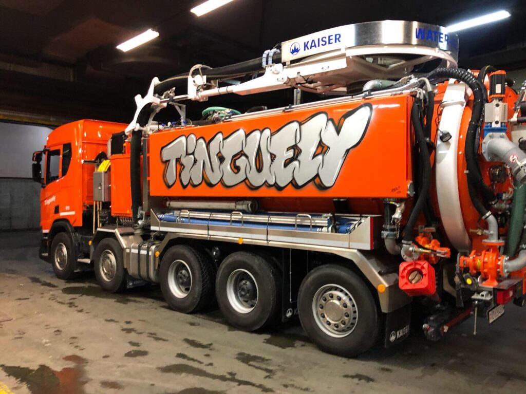 Camion-Tinguely-Graffiti-Baro
