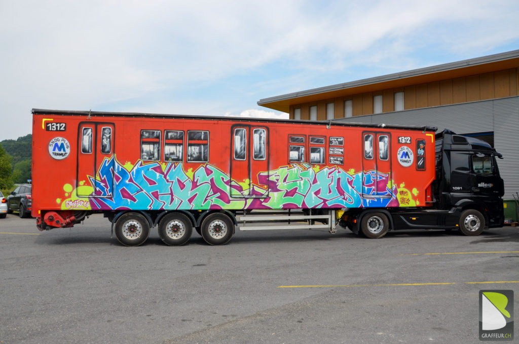 Camion-semi-MetroNewYork-Redbird-Graffiti-Shoe2-Baro