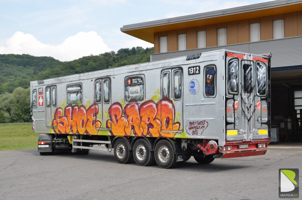 Camion-semi-MetroNewYork-Redbird-Graffiti-Shoe2-Baro-2