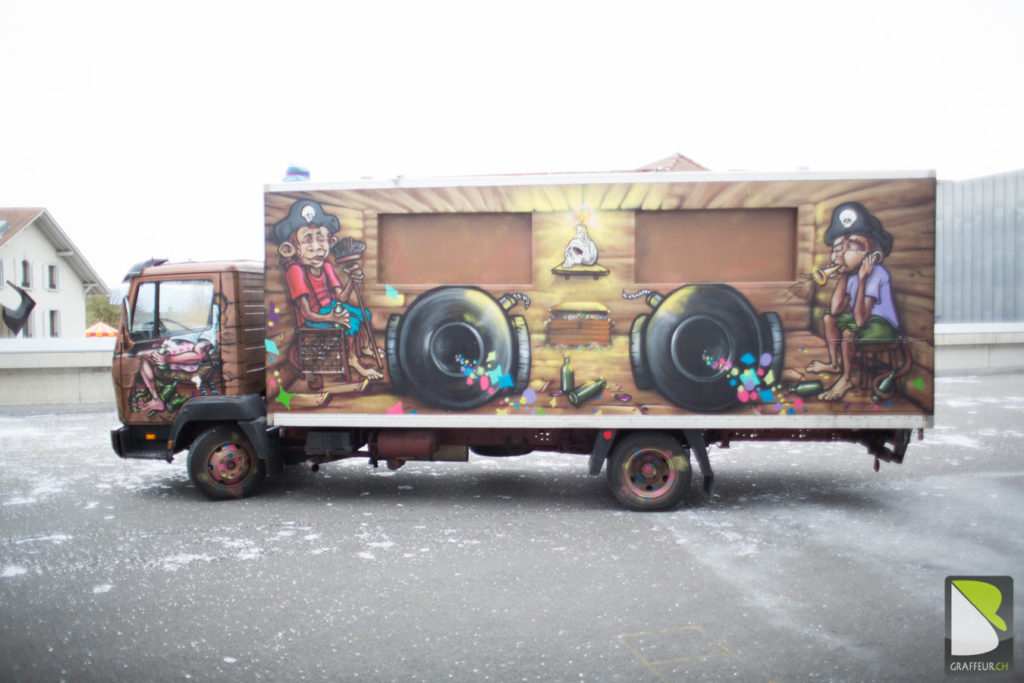 Canon-a-confettis-Camion-Graffiti-valais-5