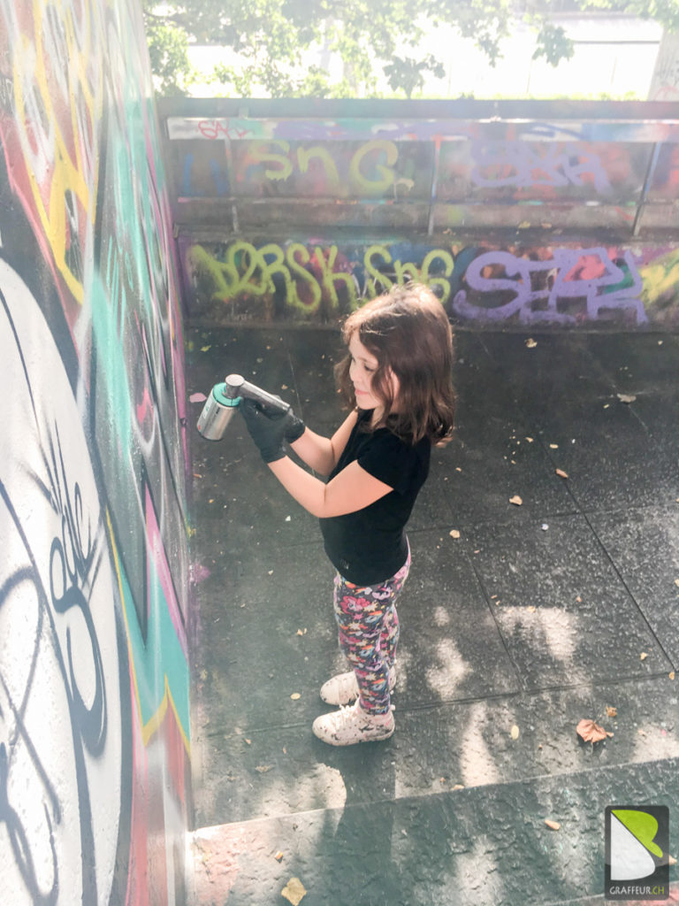Cours-de-tag-graffiti-suisse-Liza-2