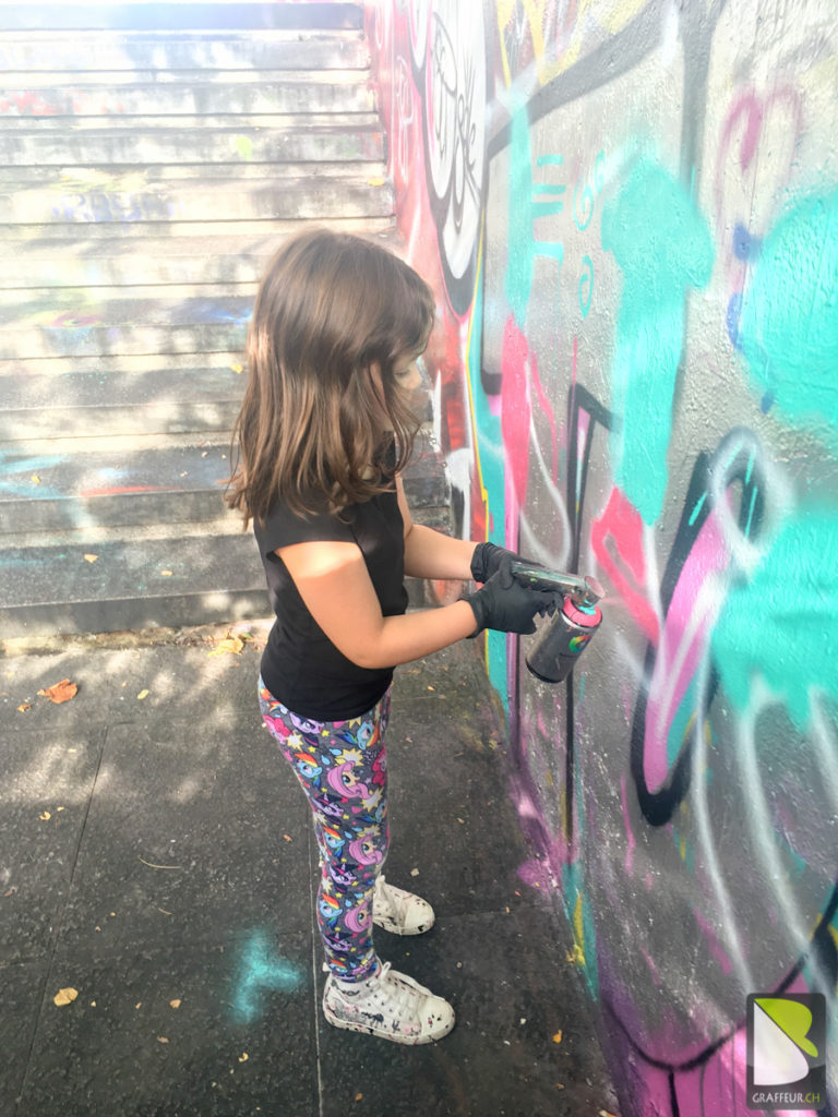 Cours-de-tag-graffiti-suisse-Liza-3