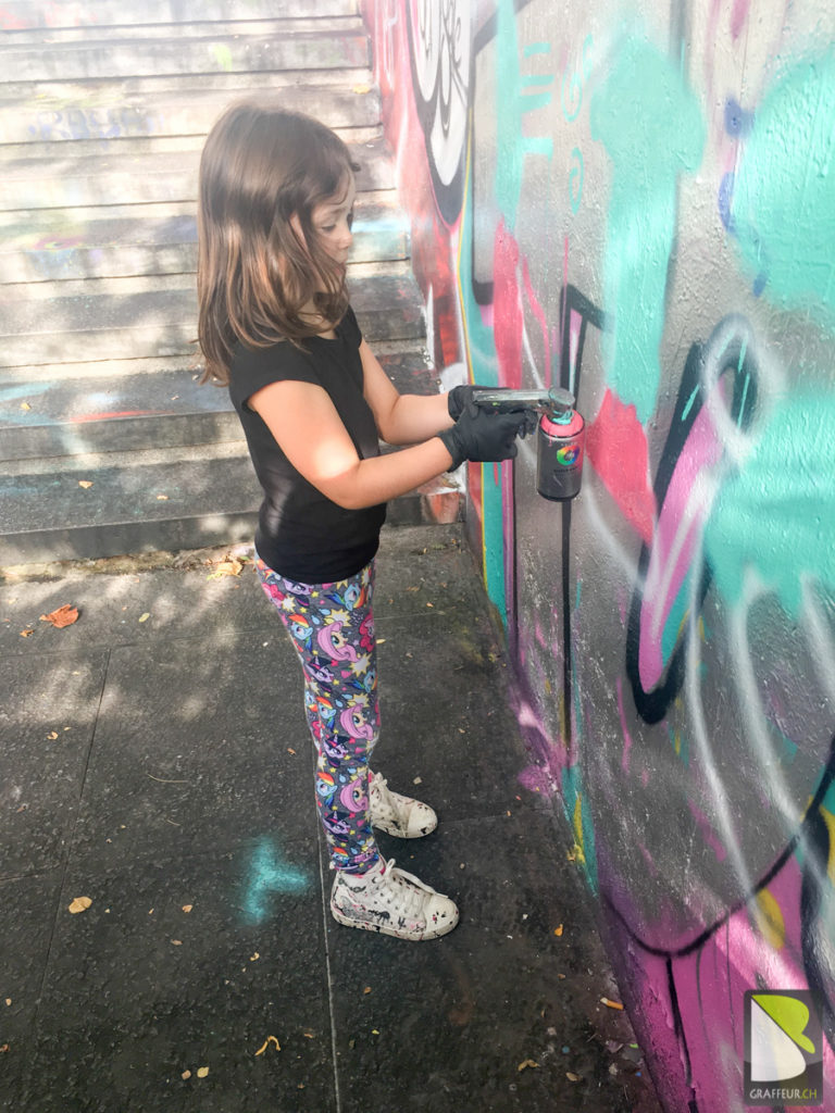 Cours-de-tag-graffiti-suisse-Liza-4