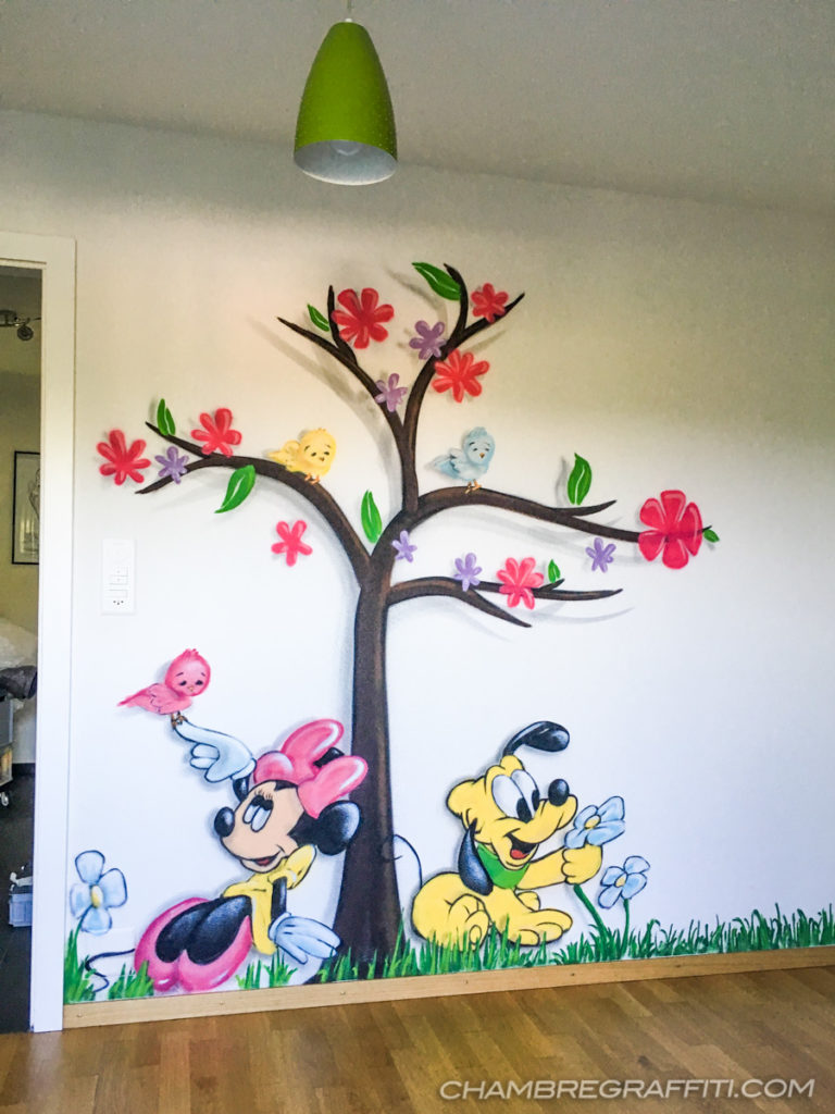Deco-chambre-bebe-Minnie-Plutot-graffeur-Suisse