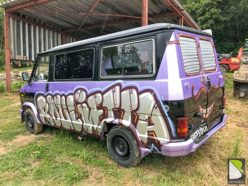 Fiat-Bus-Roulietta-graffeur-suisse-voiture-graff-baro