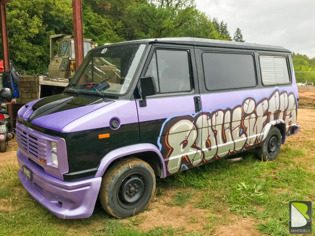 Fiat-Bus-Roulietta-graffeur-suisse-voiture-graff-baro-2