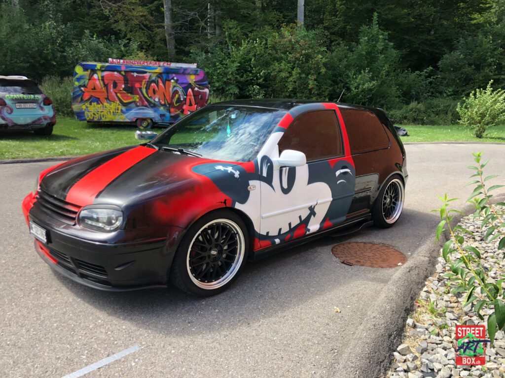 Golf-4-Gti-Voiture-Graffiti-Street-art-car-Suisse-Graff-Tague-Mickey