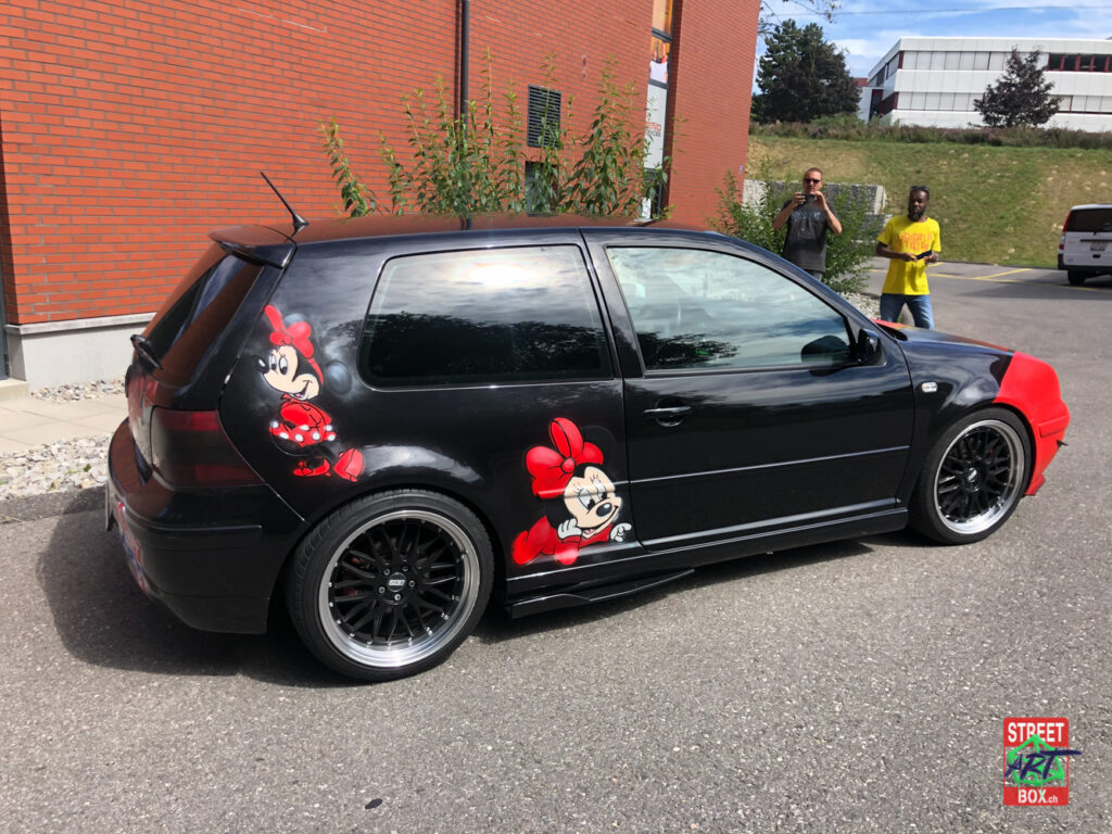 Golf-4-Gti-Voiture-Graffiti-Street-art-car-Suisse-Graff-Tague-minnie