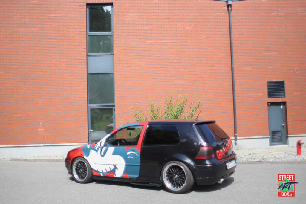 Golf-GTI-Graffiti-Street-art-car-Suisse-Graff-mickey