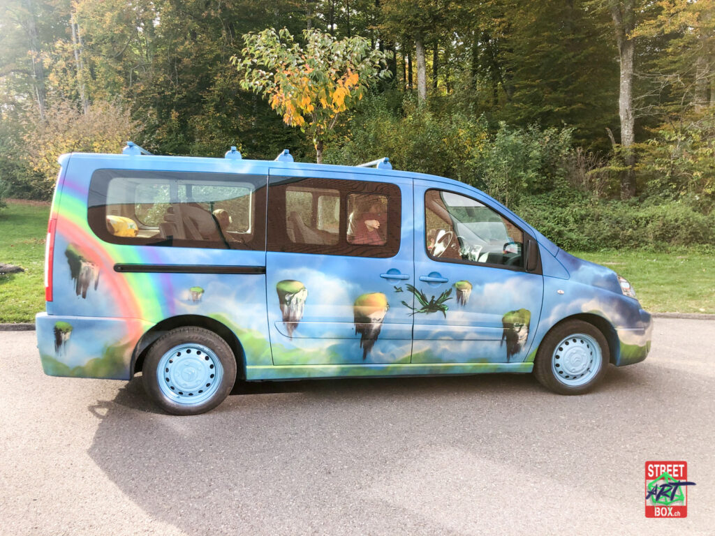 Graffiti-art-on-car-2-voiture-tag-spray-graffeur-16