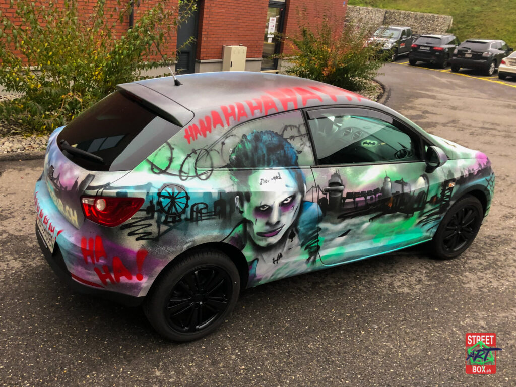 Graffiti-art-on-car-Joker-Harley-Quin-Seat-ibiza-suisse