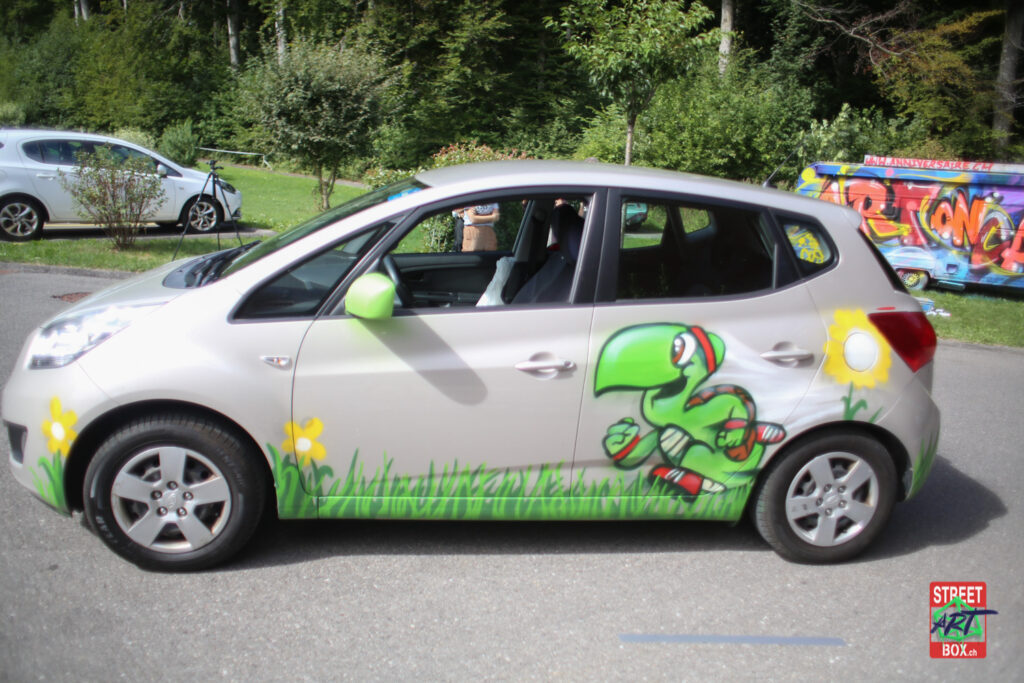 Kia-Tortue-Voiture-Graffiti-Street-art-car-Suisse-Graff-face-gauche