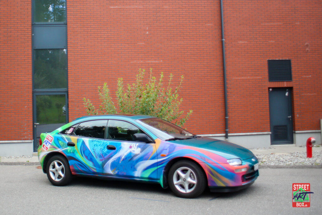 Mazda-Turquoise-Voiture-Graffiti-Street-art-car-Suisse-Graff