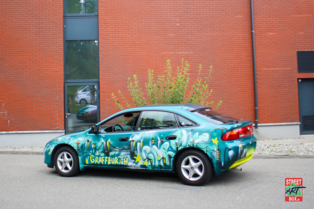 Mazda-Turquoise-Voiture-Graffiti-Street-art-car-Suisse-Graff-arr