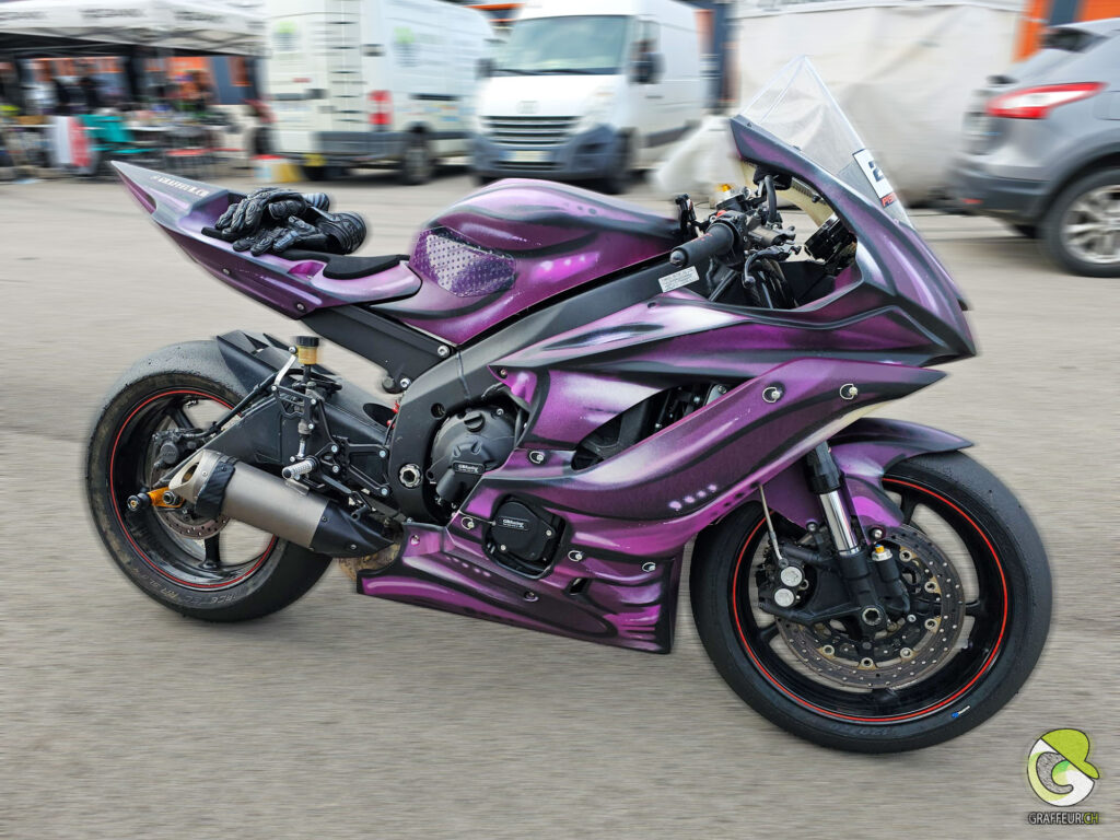 Moto-Graffiti-Manga-Style-Peinture-R6-Yamaha-Street-Suisse