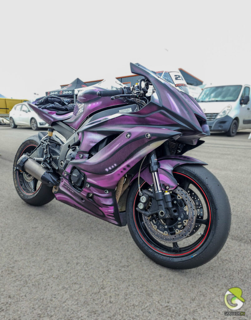 Moto-Graffiti-Manga-Style-Peinture-R6-Yamaha-Street-Suisse-2
