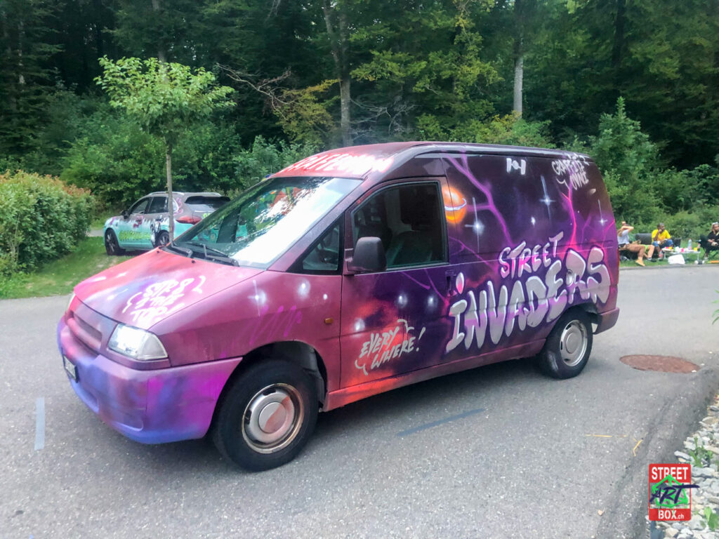 Peugeot-Partner-Voiture-Graffiti-Street-art-car-Suisse-Graff-conducteur