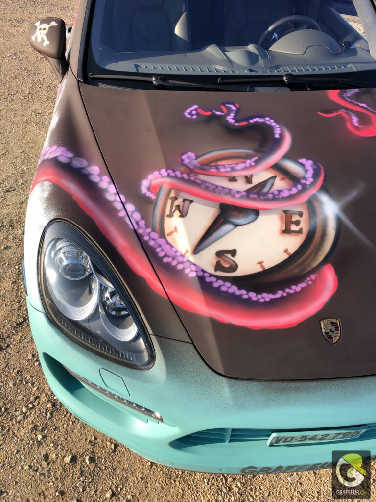 Porsche-Cayenne-Turbo-Graffiti-Art-On-Car-Graffeur-Suisse-10