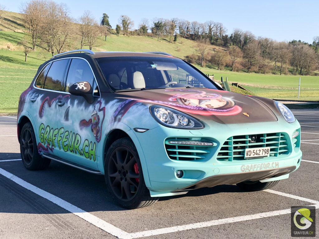 Porsche-Cayenne-Turbo-Graffiti-Art-On-Car-Graffeur-Suisse-16
