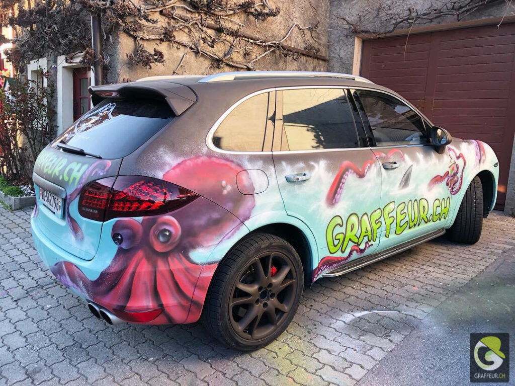 Porsche-Cayenne-Turbo-Graffiti-Art-On-Car-Graffeur-Suisse-19