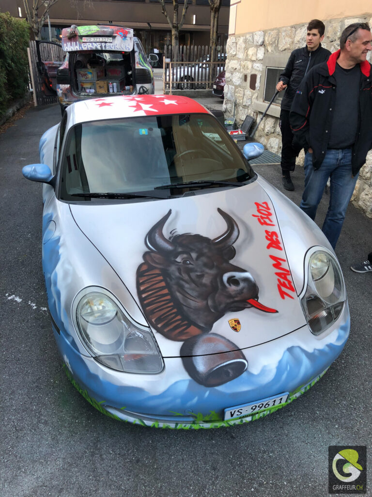 Porsche-Cayenne-Turbo-Graffiti-Art-On-Car-Graffeur-Suisse-20