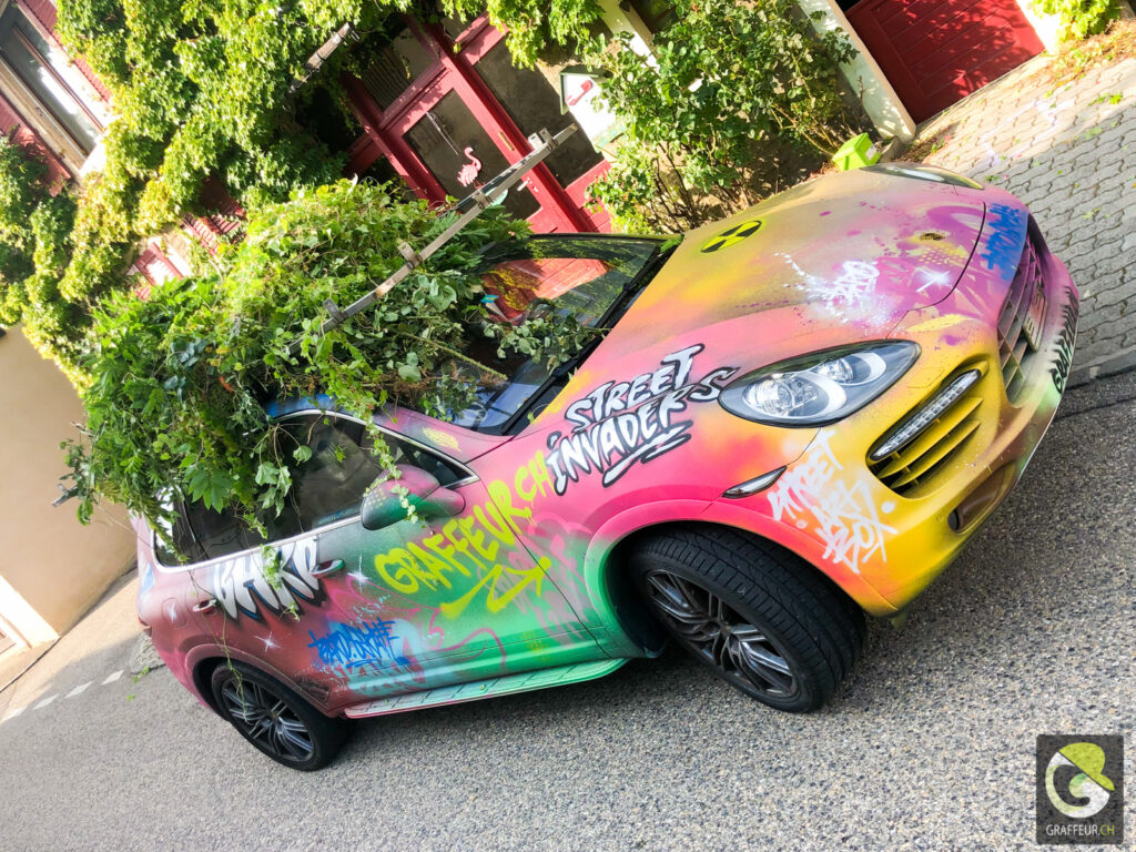 Porsche-Cayenne-Turbo-Graffiti-Art-On-Car-Graffeur-Suisse-25