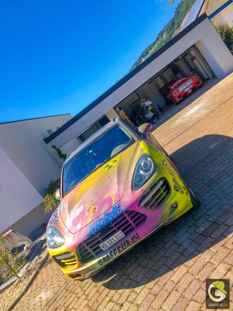 Porsche-Cayenne-Turbo-Graffiti-Art-On-Car-Graffeur-Suisse-26