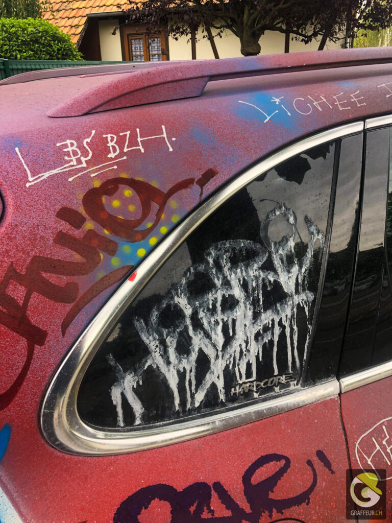 Porsche-Cayenne-Turbo-Graffiti-Art-On-Car-Graffeur-Suisse-28