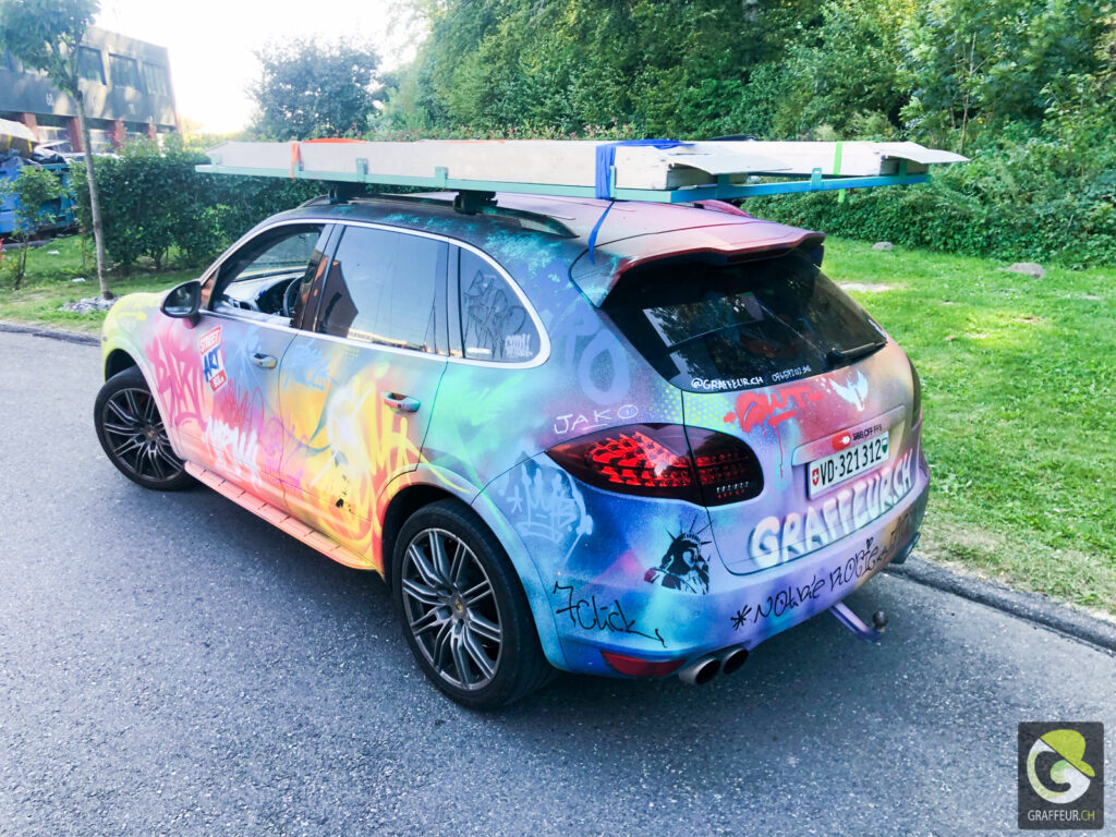 Porsche-Cayenne-Turbo-Graffiti-Art-On-Car-Graffeur-Suisse-29
