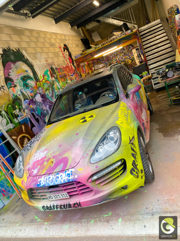 Porsche-Cayenne-Turbo-Graffiti-Art-On-Car-Graffeur-Suisse-30