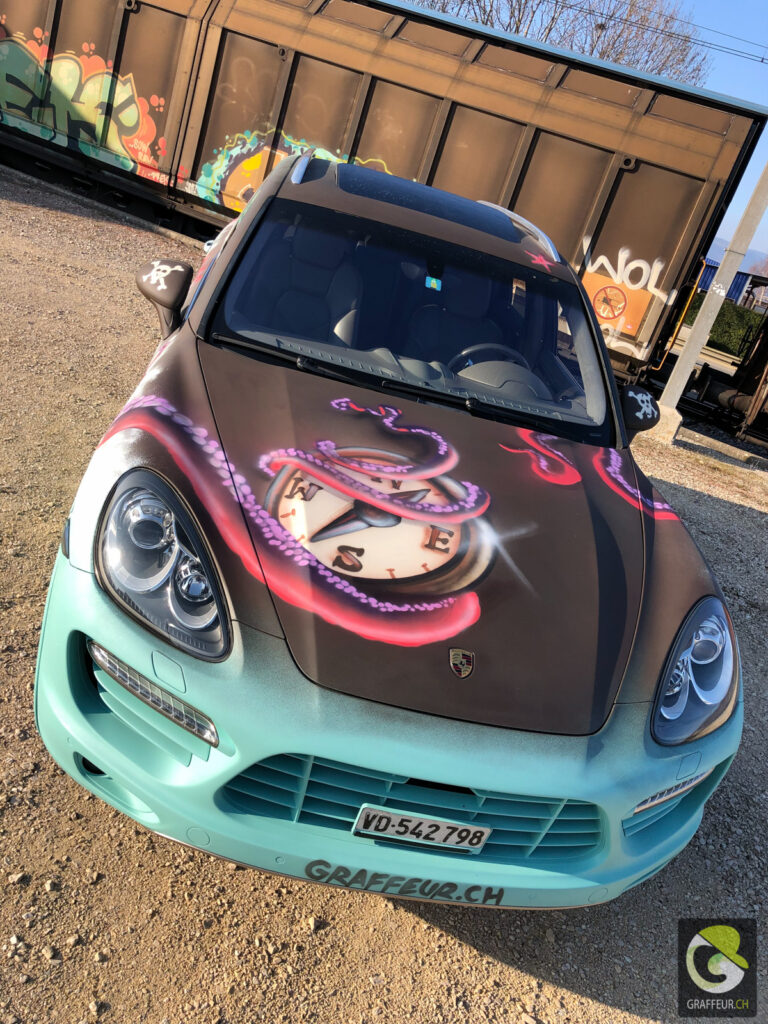 Porsche-Cayenne-Turbo-Graffiti-Art-On-Car-Graffeur-Suisse-8