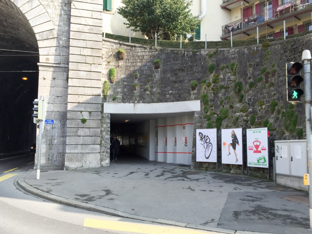 Pub-Baro-Graffiti-Lausanne-Tunnel-