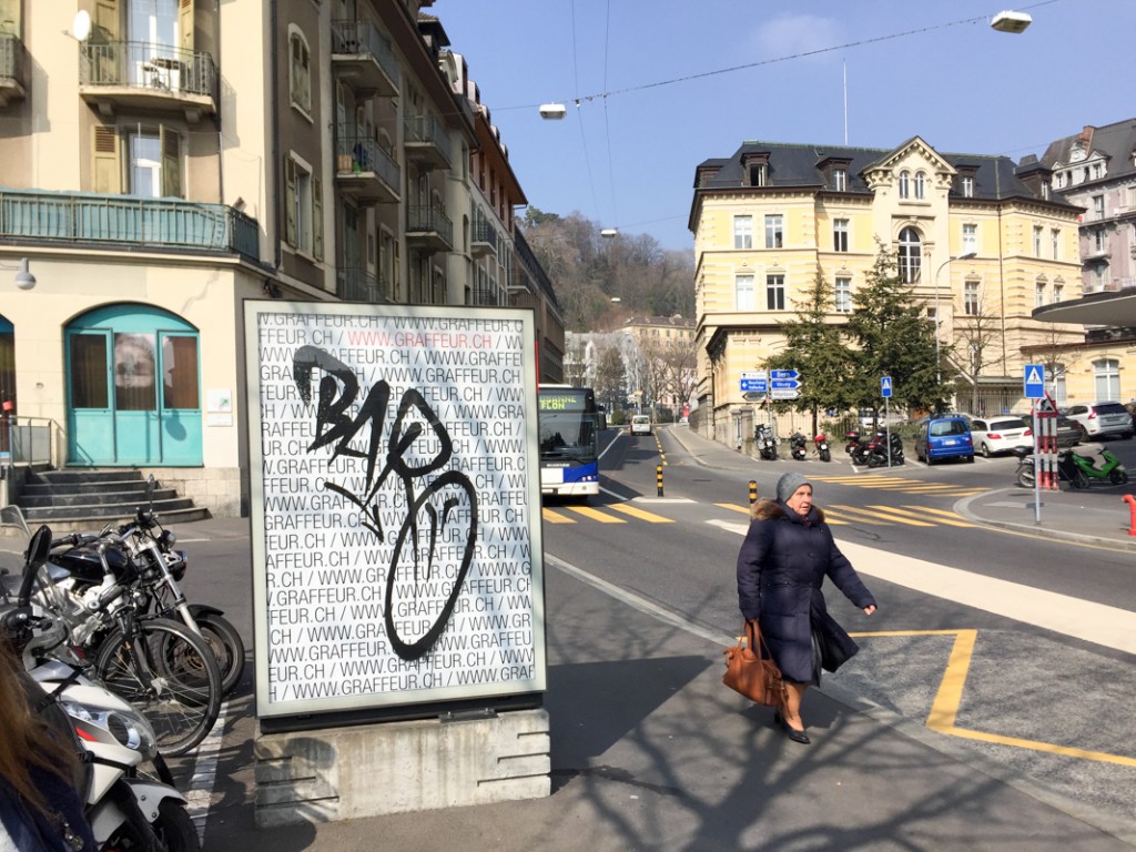 Pub-Graffiti-Lausanne-Baro