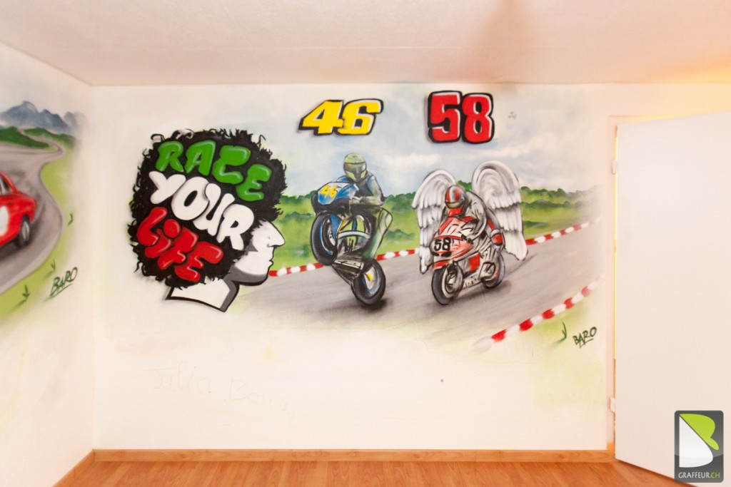Simoncelli-Graffiti-Race-Moto-58-46-Rossi