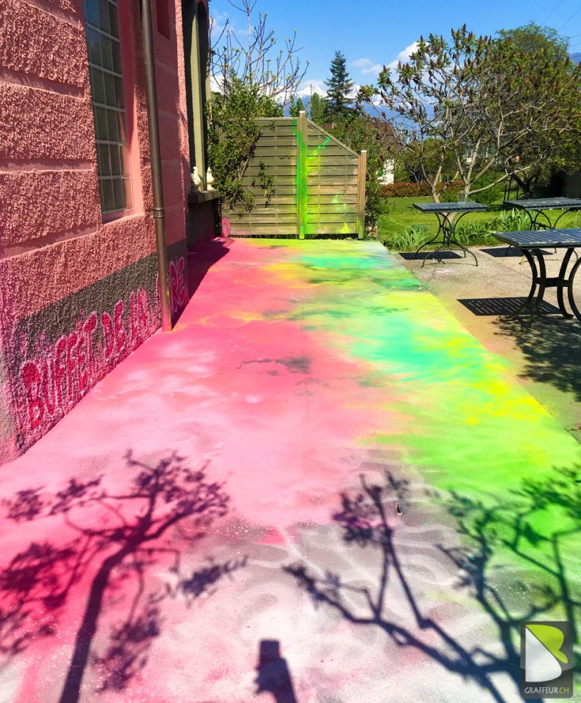 Terrasse-Abstrait-Explosion-Spray-Graffiti-Valais-3