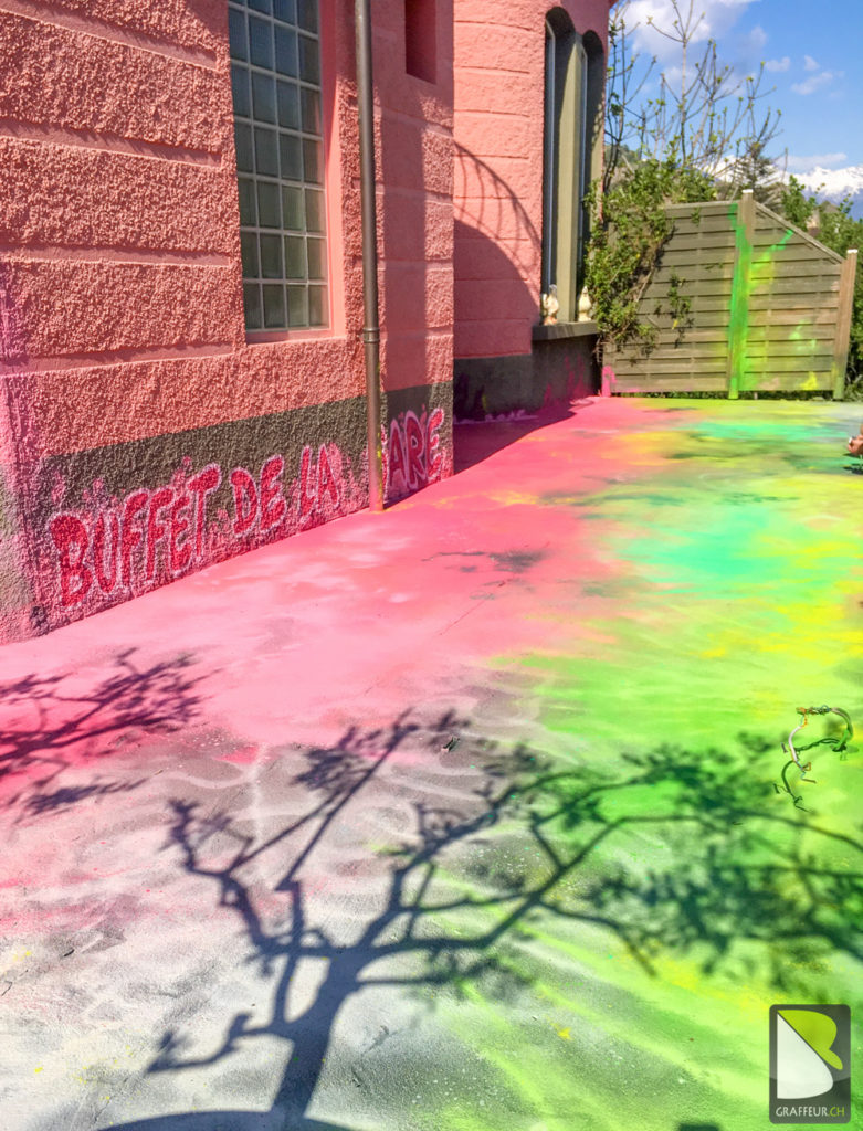Terrasse-Abstrait-Explosion-Spray-Graffiti-Valais