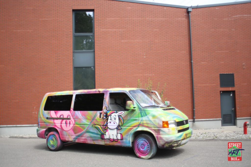 VW-T4-Fullcolor-Licorne-Voiture-Graffiti-Street-art-car-Suisse-Graff
