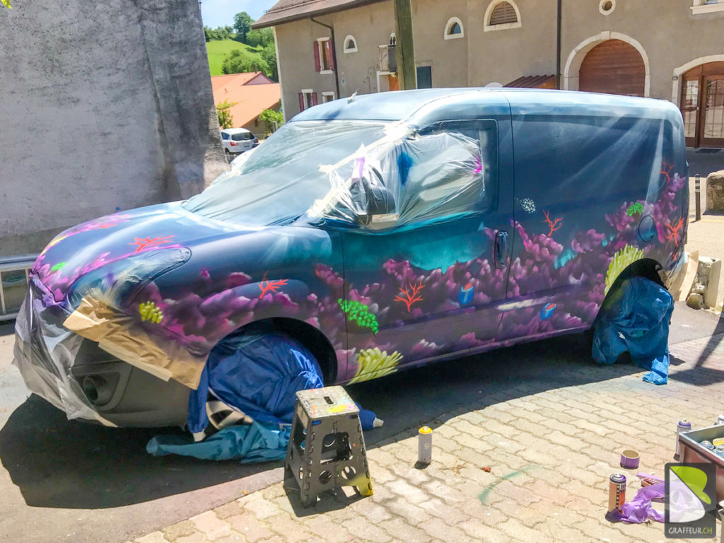 Voiture-Fond-Marin-Underwater-Graffiti-Marine-Maximum-Aquarium