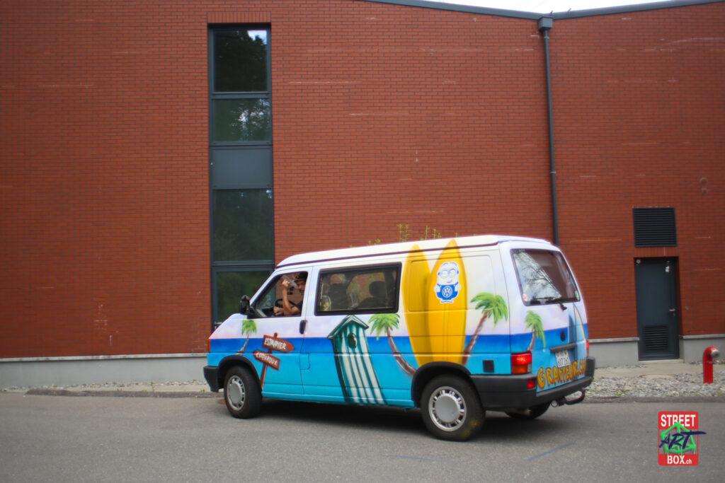 Vw-t4-Plage-Voiture-Graffiti-Street-art-car-Suisse-Graff-Arr